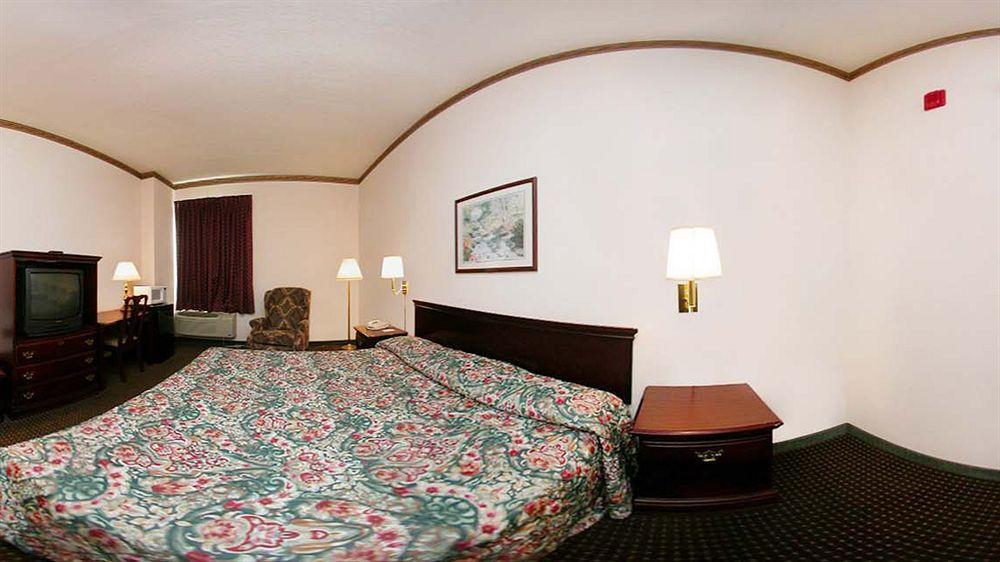 Americas Best Value Inn Opelika Buitenkant foto