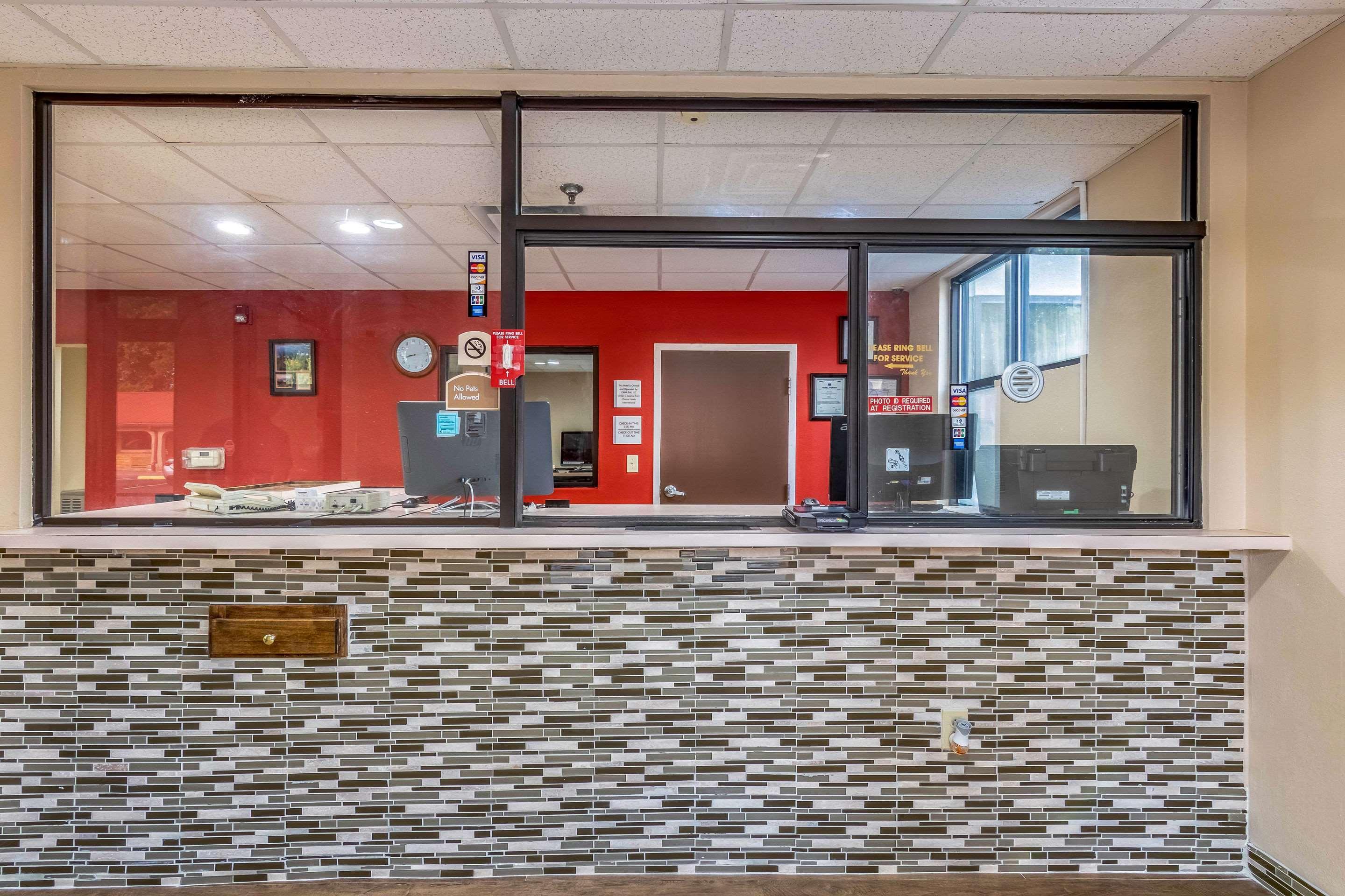 Americas Best Value Inn Opelika Buitenkant foto