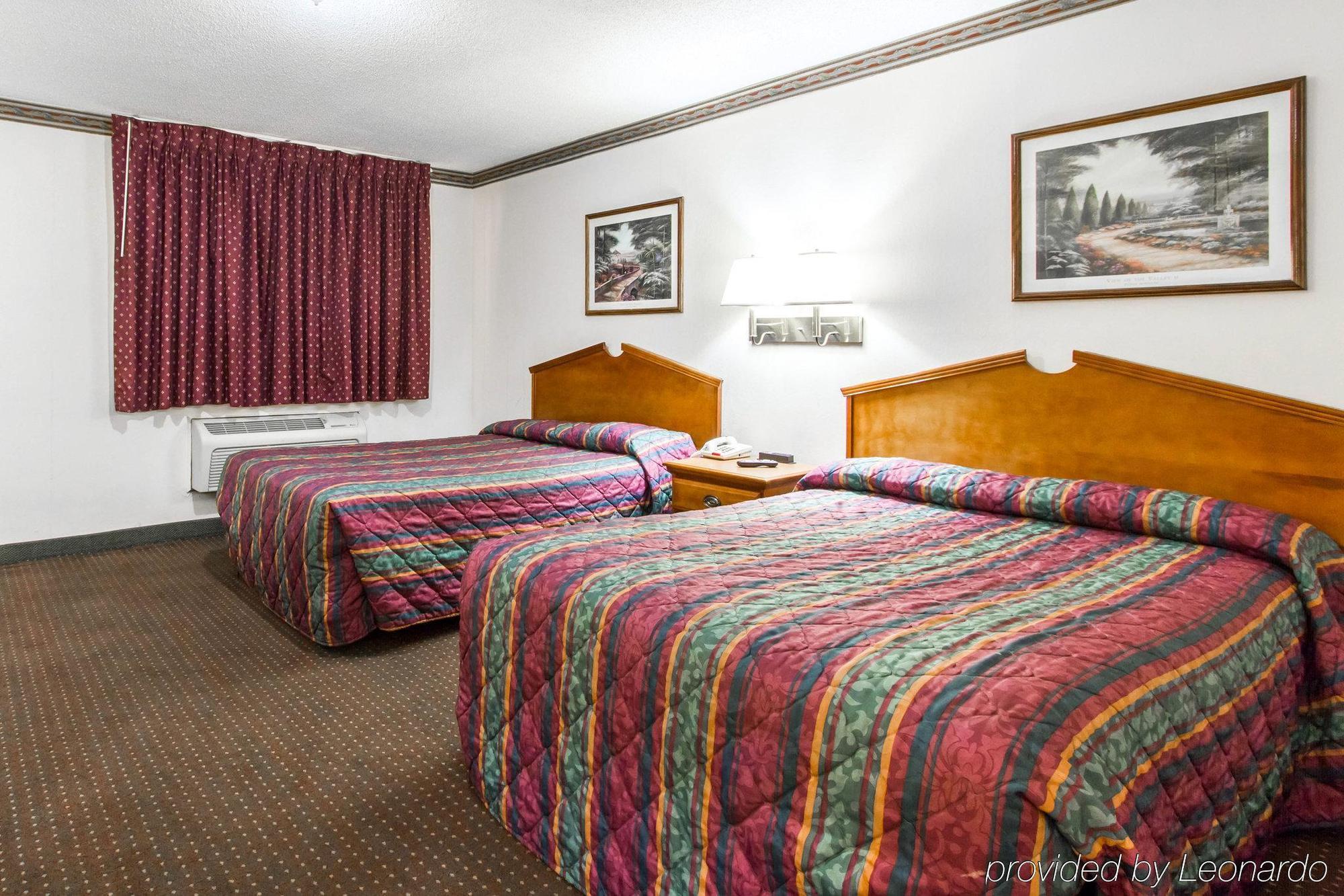 Americas Best Value Inn Opelika Buitenkant foto