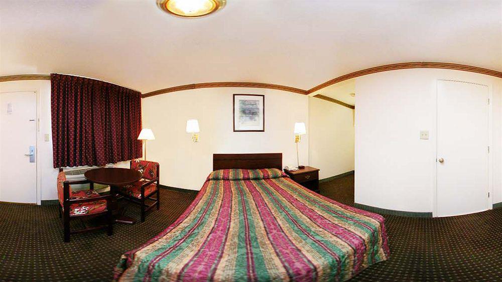 Americas Best Value Inn Opelika Buitenkant foto